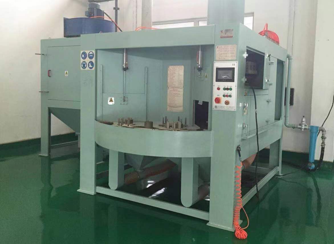 1639573317201795.jpg 自動轉(zhuǎn)盤噴砂機(jī).jpg